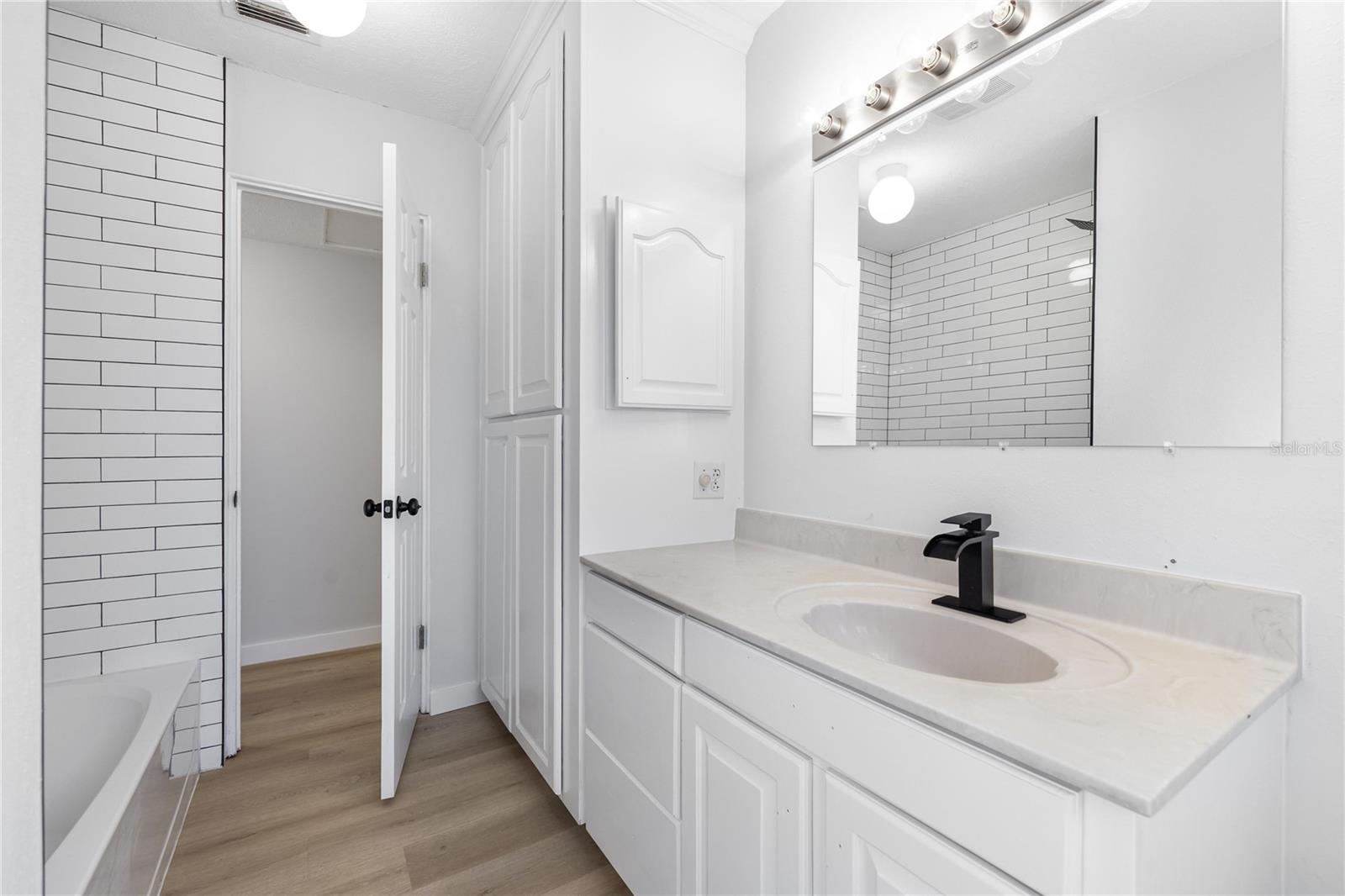 1401 Moselle Ave Property Photo 33