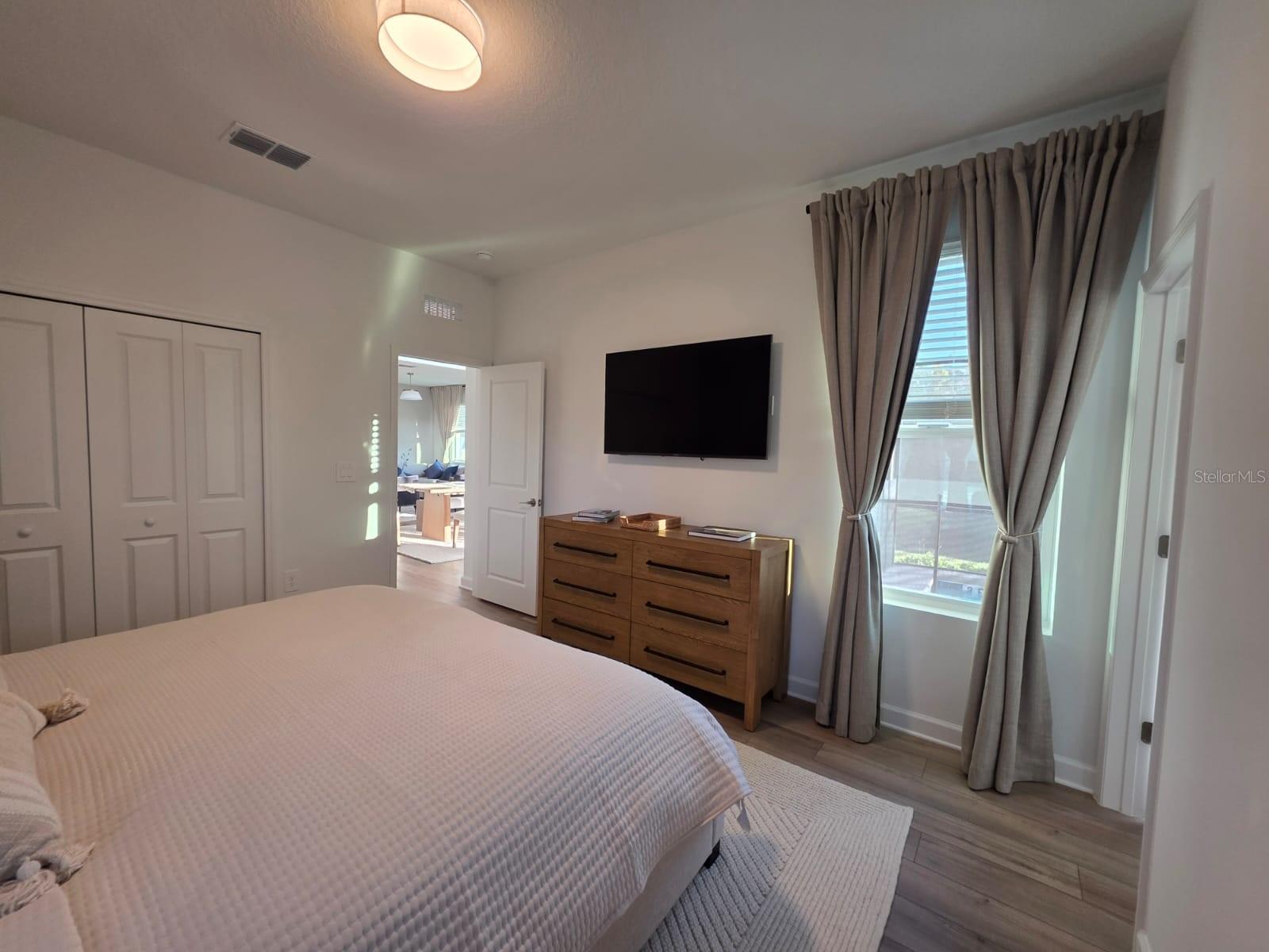 O6374473 Property Photo 8