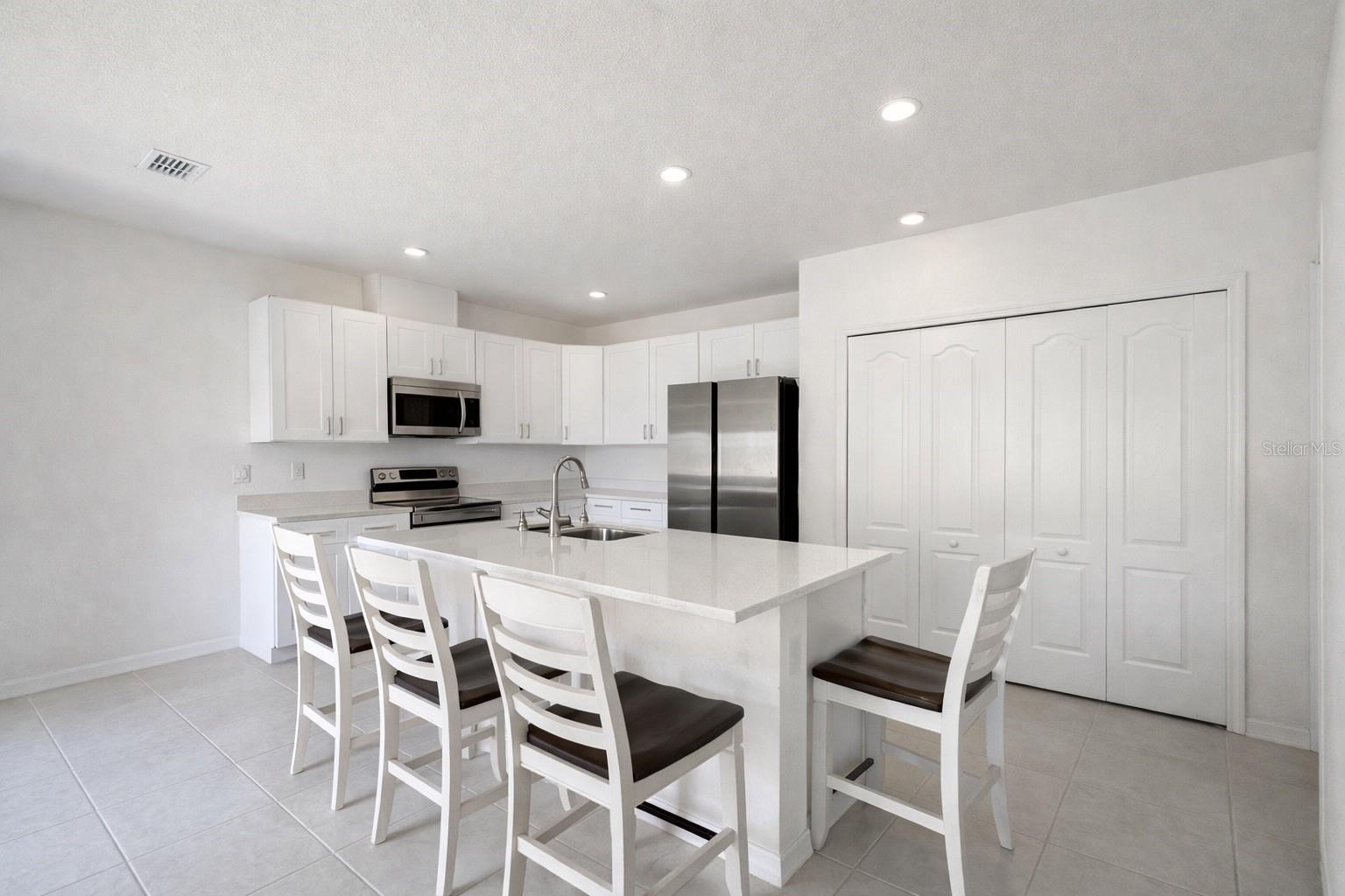 4913 Jackson St Property Photo 4