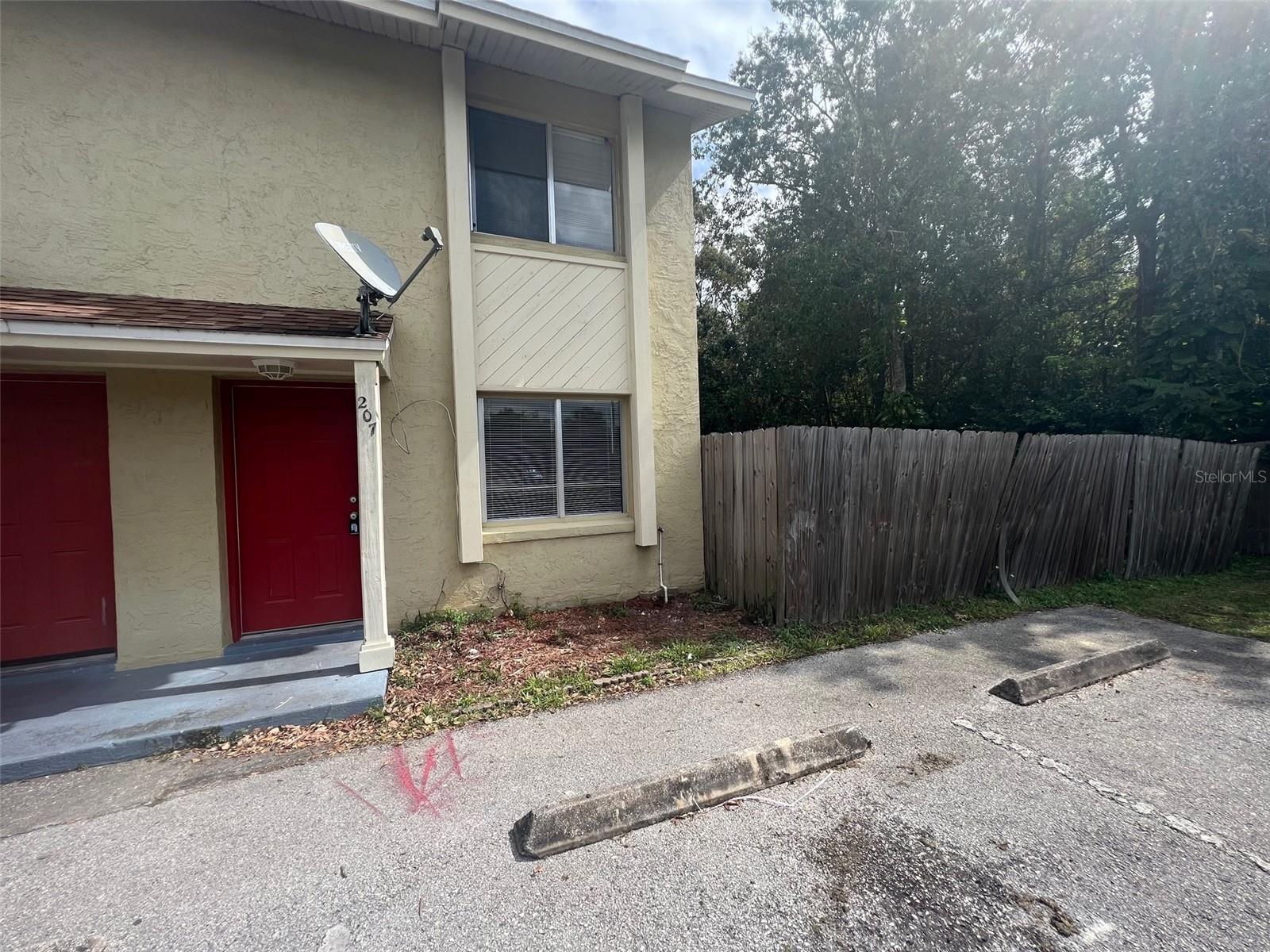 207 S Moss Rd Property Photo 2