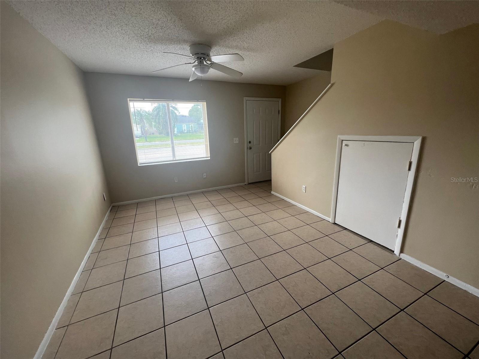 207 S Moss Rd Property Photo 4