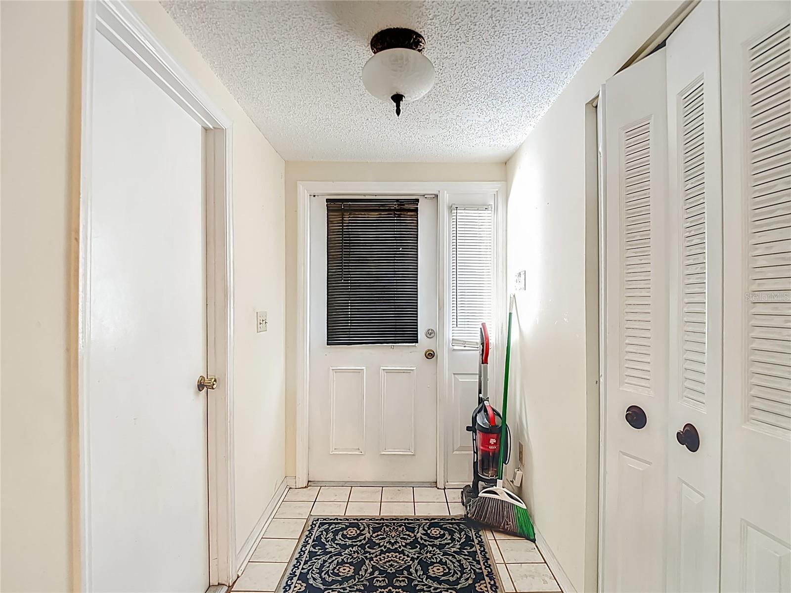 5937 Forest Ln Property Photo 10