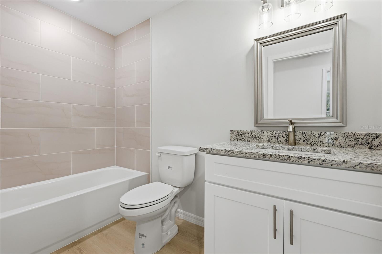 2014 Ne 3rd Pl Property Photo 9