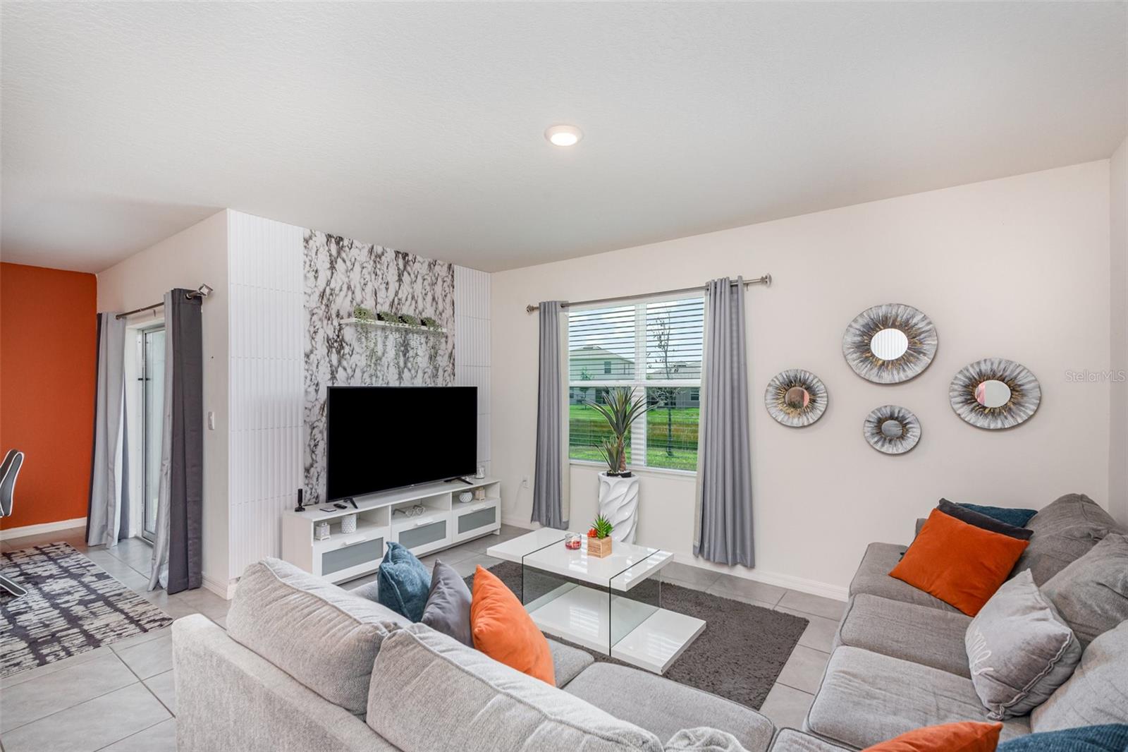 1031 August Sky Dr Property Photo 4
