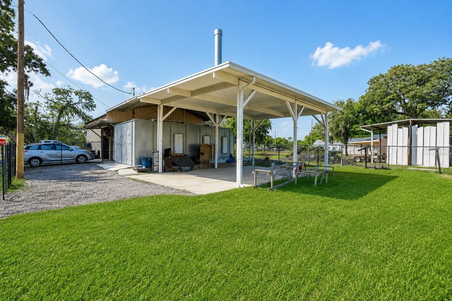 10 Barry Ave Property Photo 6