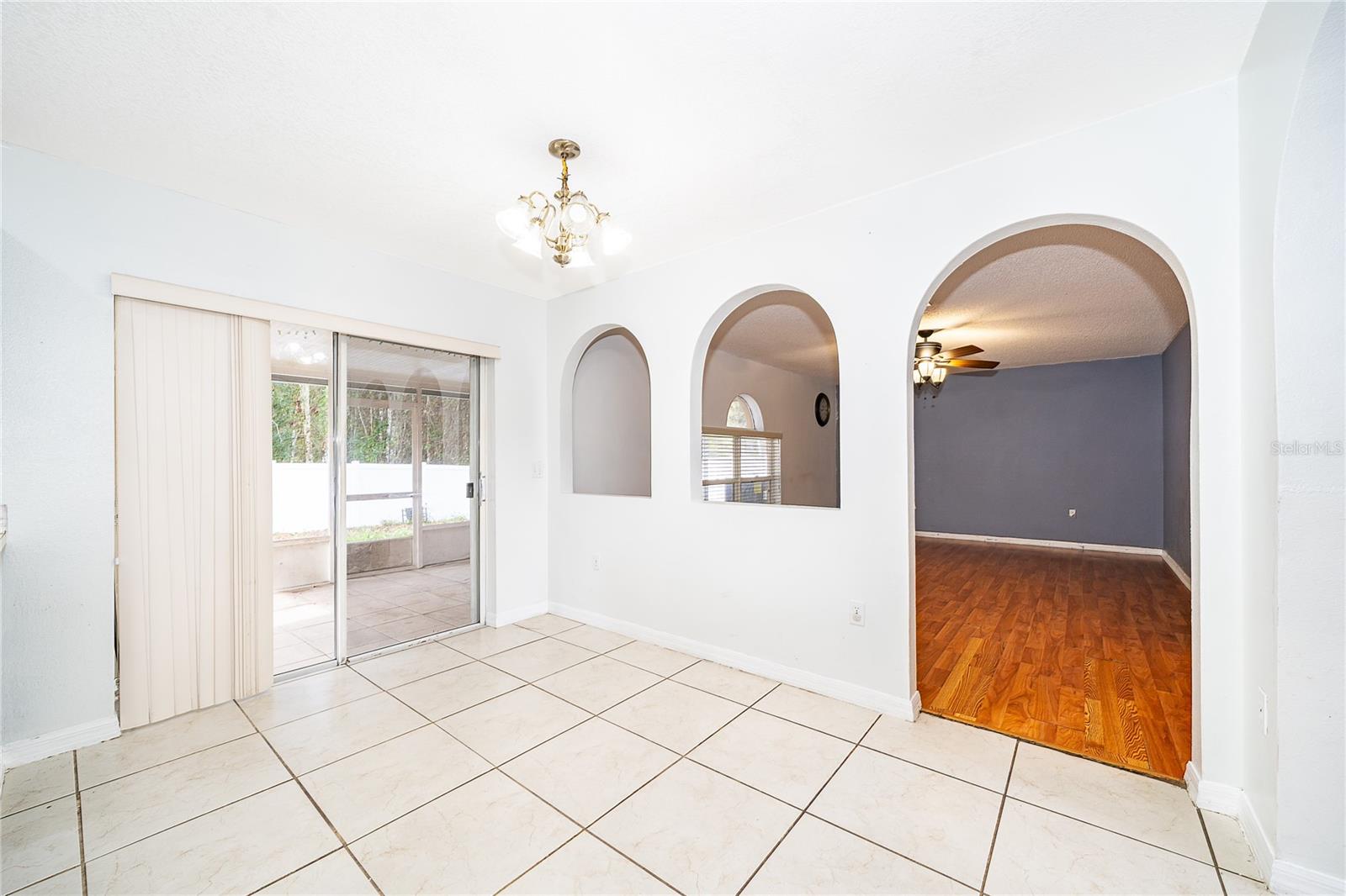 10409 Laxton St Property Photo 9