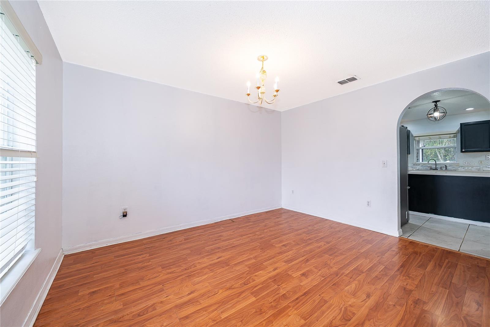 10409 Laxton St Property Photo 12