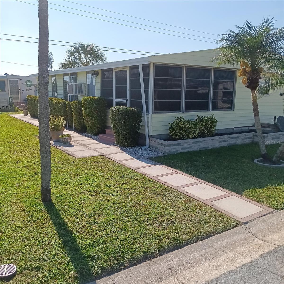 810 49th Ave W Property Photo 3