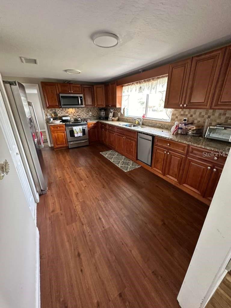 1509 Tate St Property Photo 3
