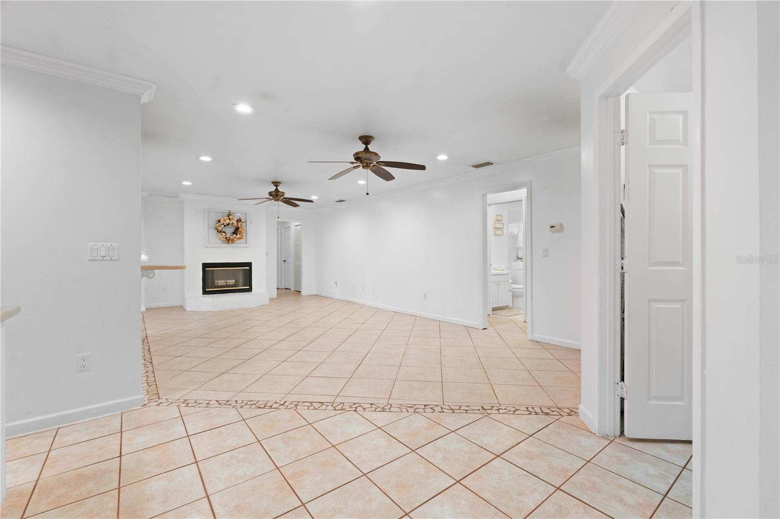 619 29th St E Property Photo 14