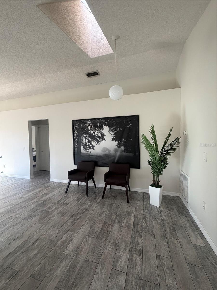 548 Glen Haven Dr Property Photo 8