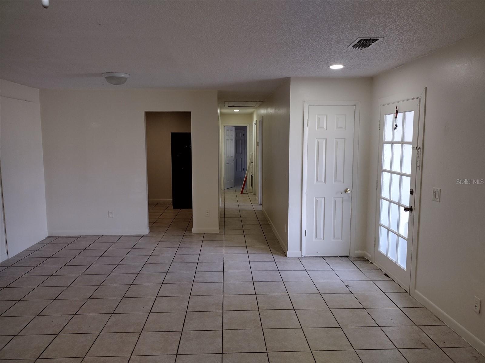 2761 Michigan Ave Property Photo 9