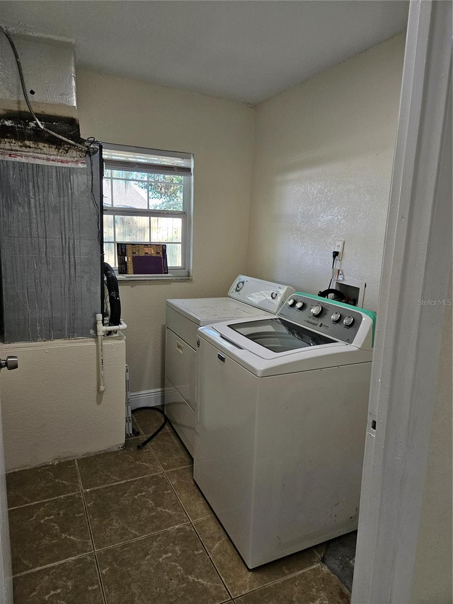 2761 Michigan Ave Property Photo 16
