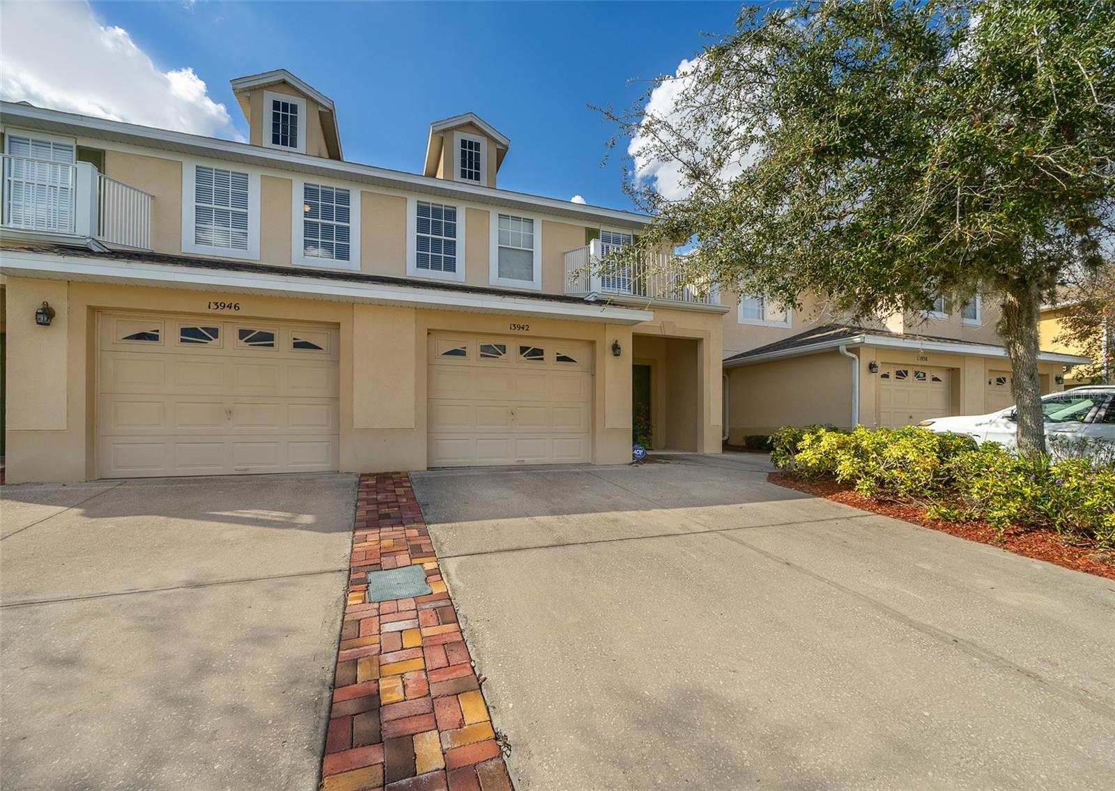 13942 Dove Wing Ct Property Photo 2
