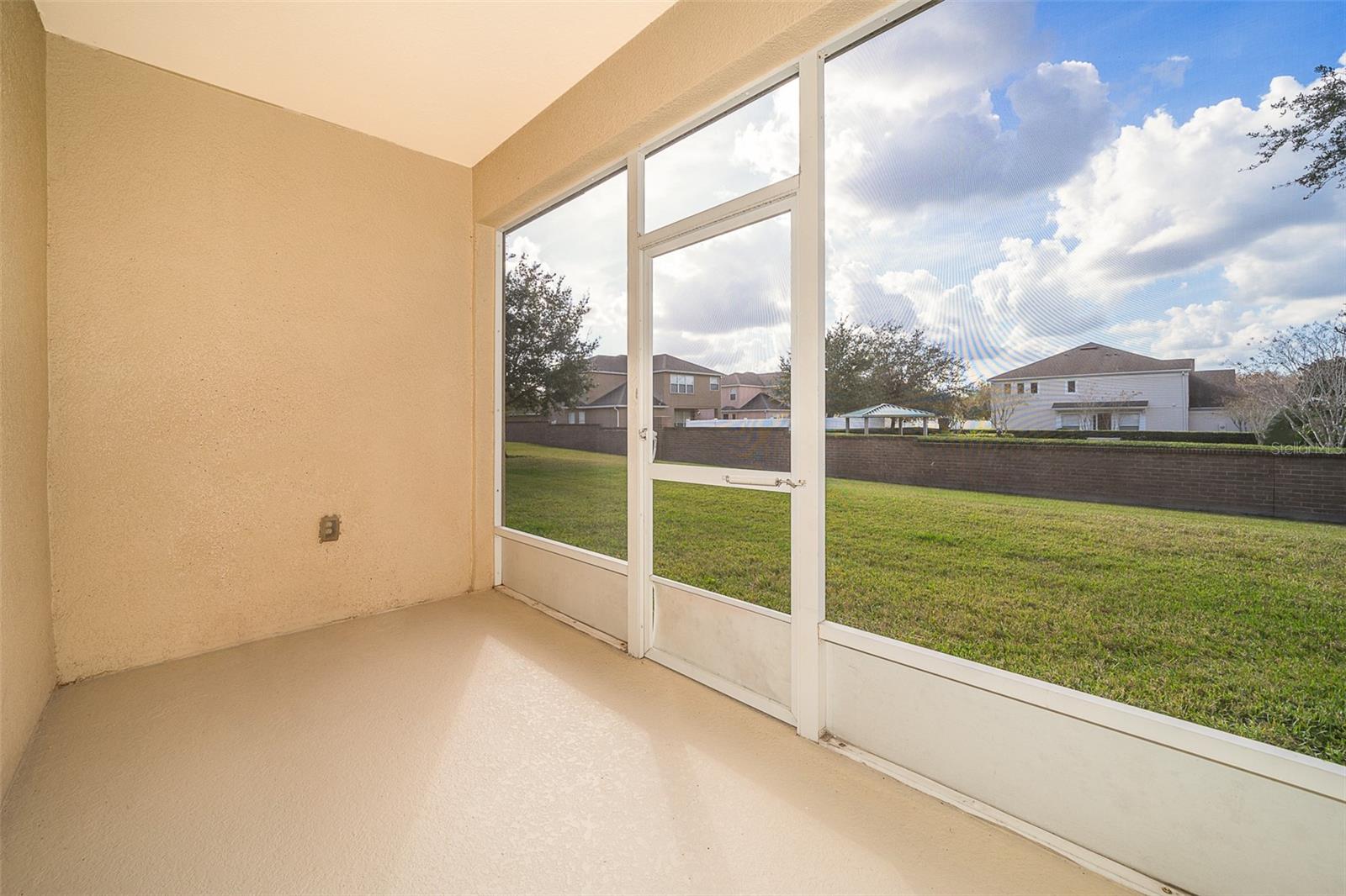 13942 Dove Wing Ct Property Photo 9