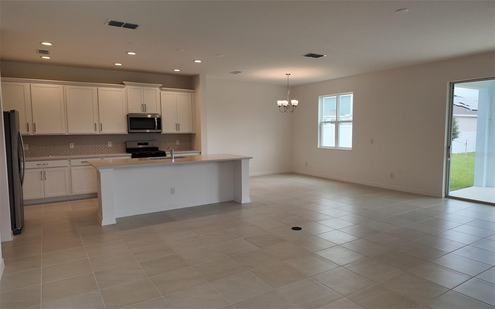 6888 Spanish Imperial St Property Photo 3