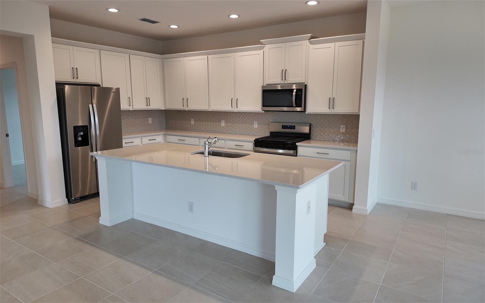 6888 Spanish Imperial St Property Photo 4