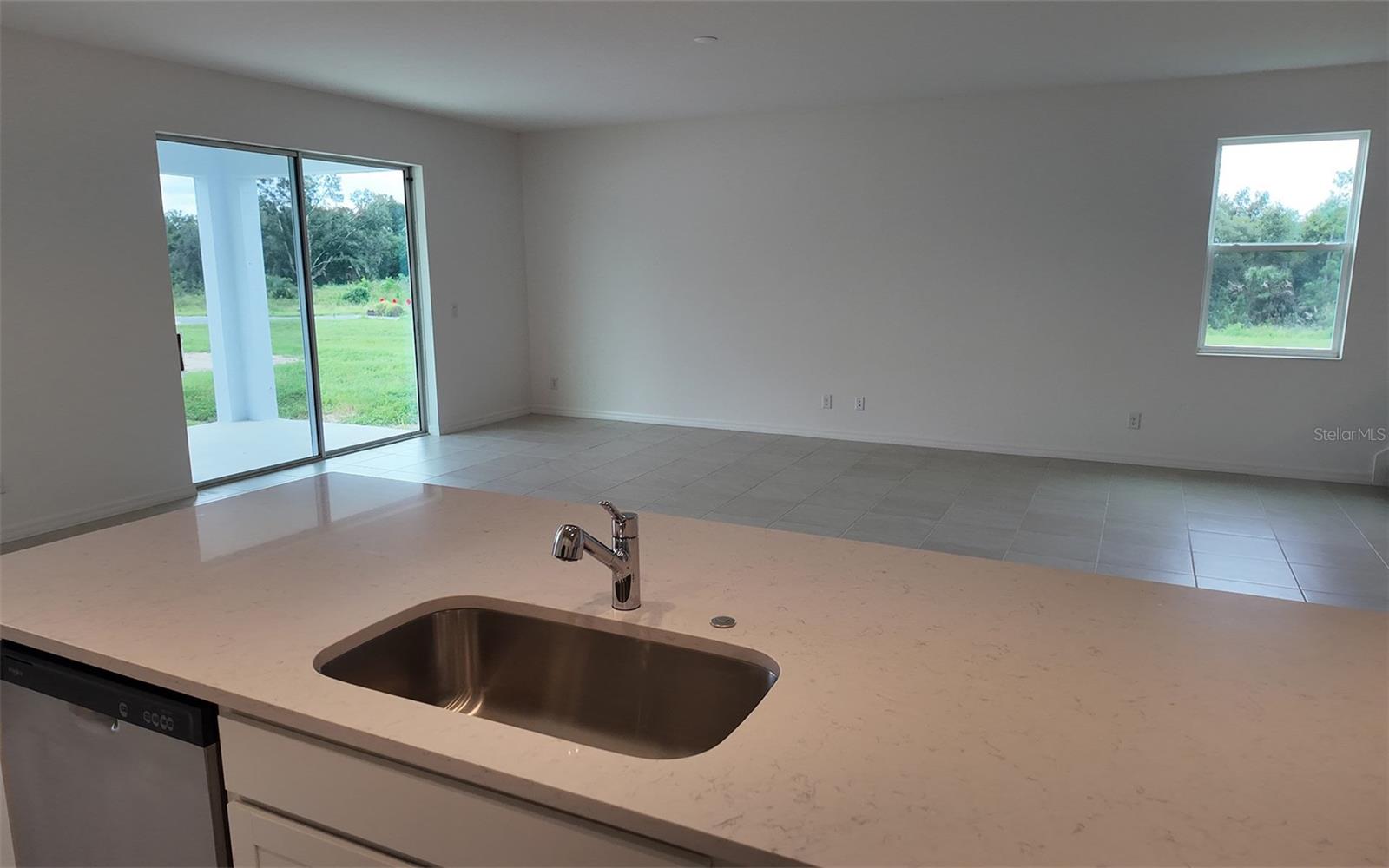 6888 Spanish Imperial St Property Photo 6