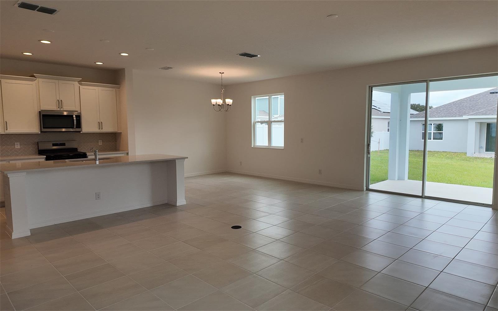 6888 Spanish Imperial St Property Photo 9