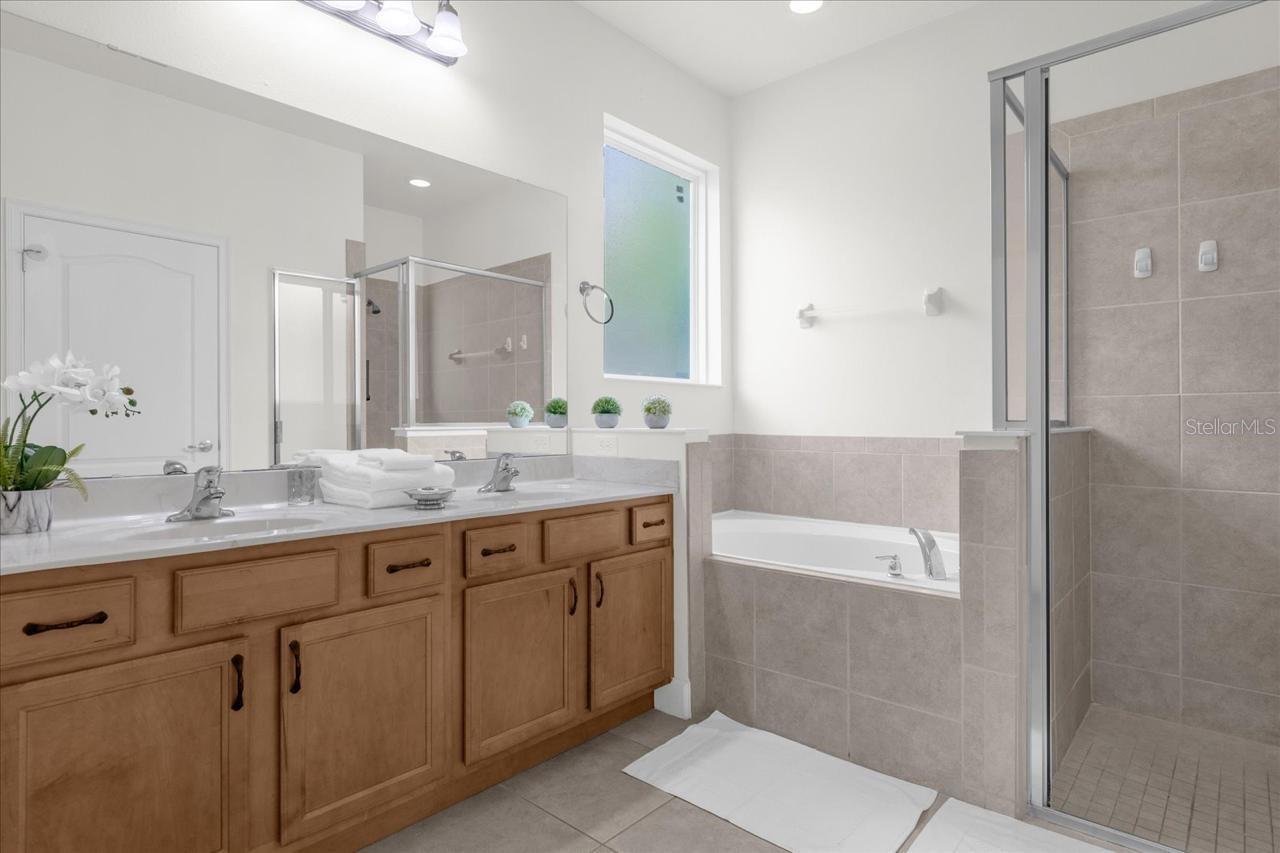 4072 Oaktree Dr Property Photo 21