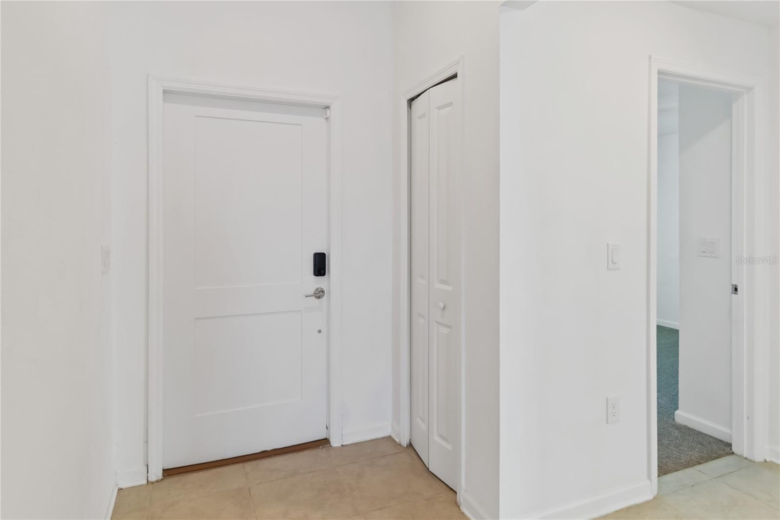 292 Pineywoods St Property Photo 6