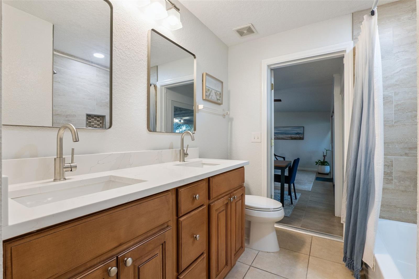 6007 Linneal Beach Dr Property Photo 40