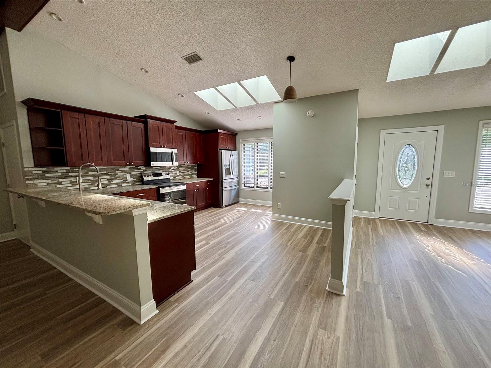 13058 Bent Pine Ct E Property Photo 8