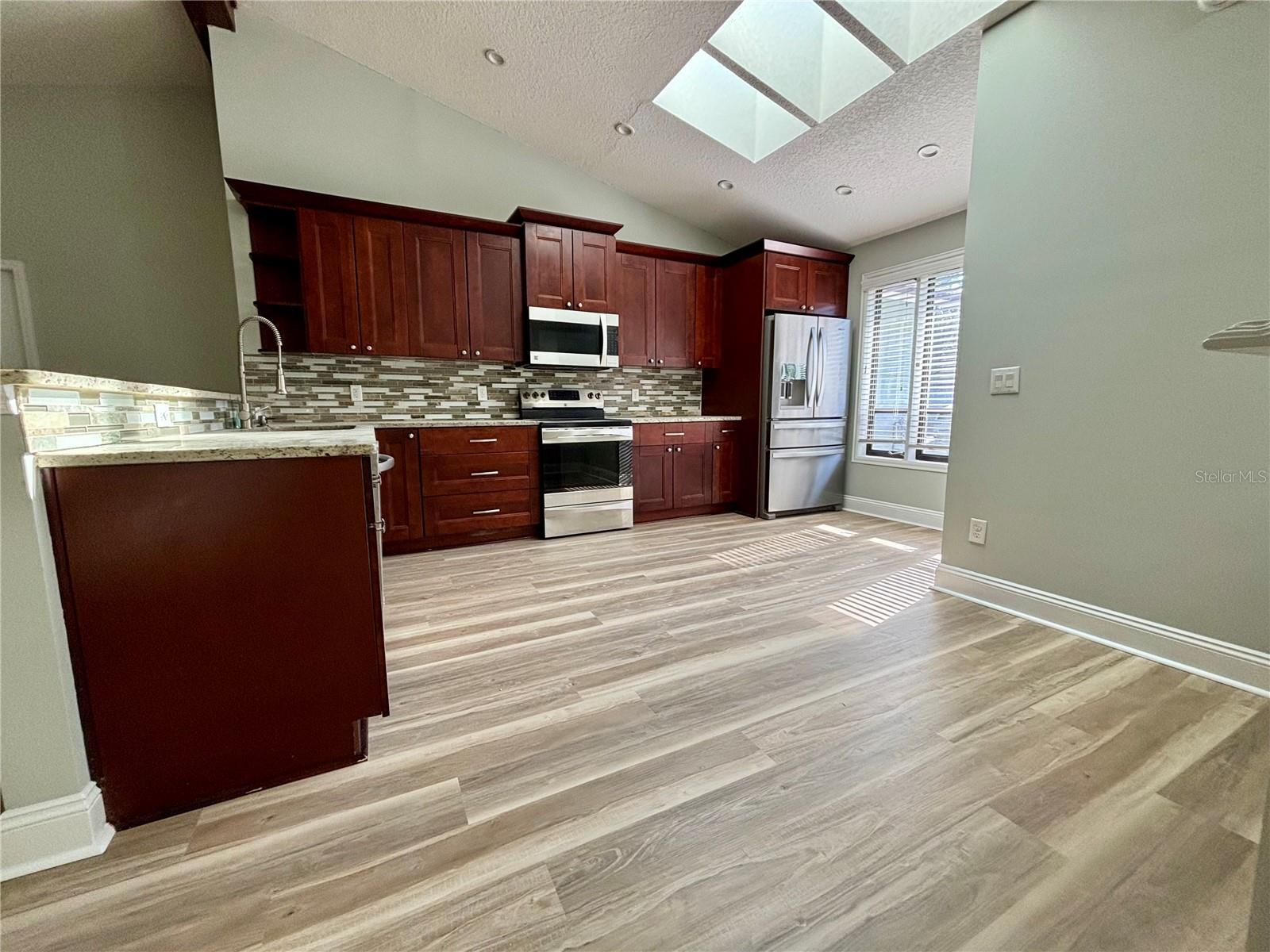13058 Bent Pine Ct E Property Photo 9