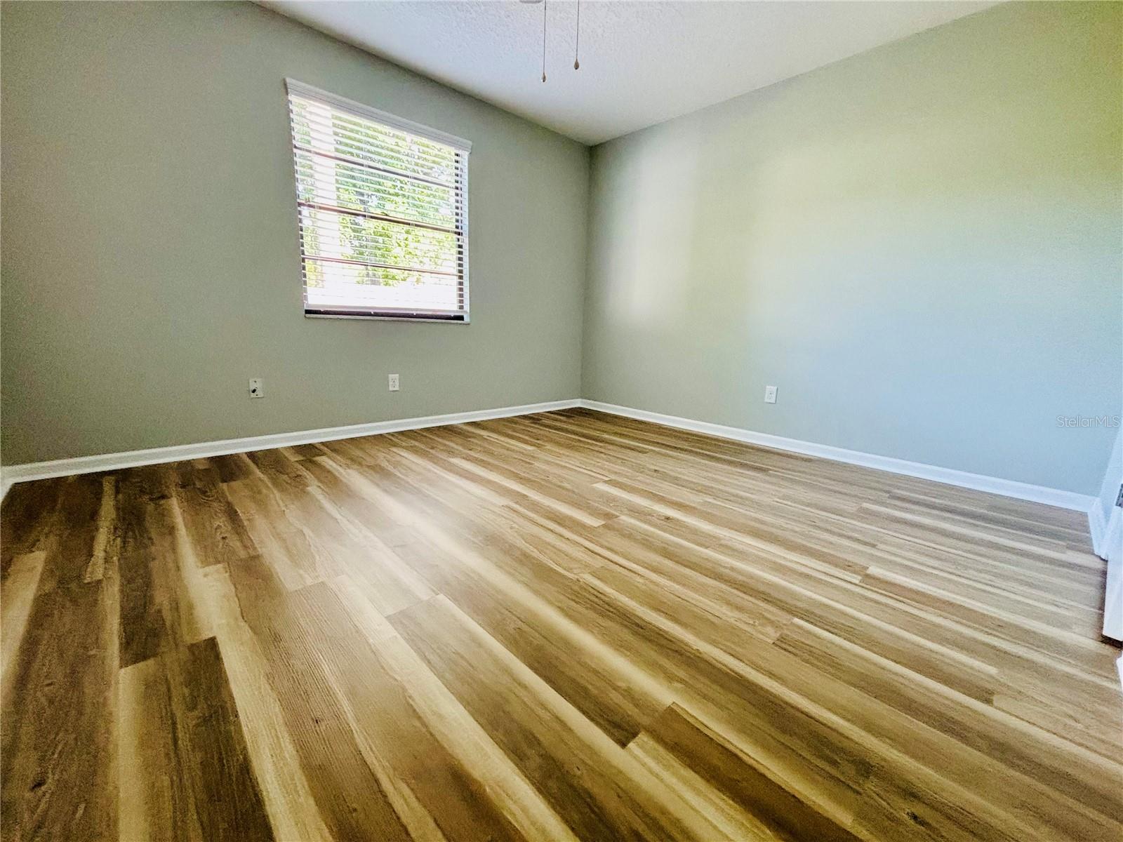 13058 Bent Pine Ct E Property Photo 10
