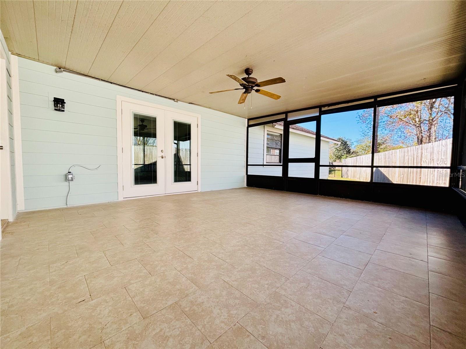13058 Bent Pine Ct E Property Photo 16