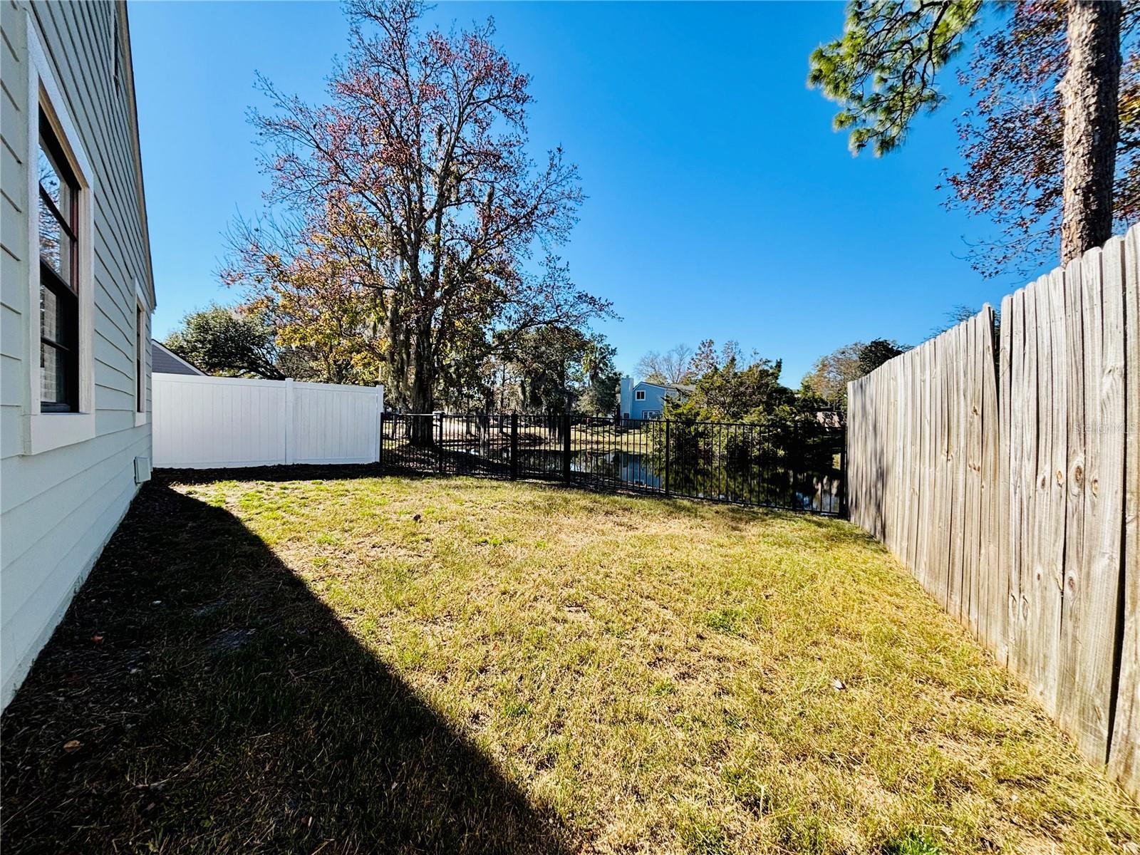 13058 Bent Pine Ct E Property Photo 18