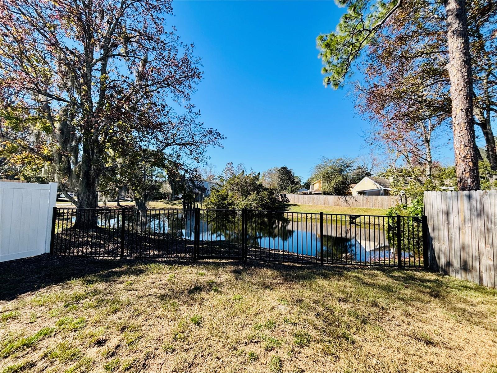 13058 Bent Pine Ct E Property Photo 19