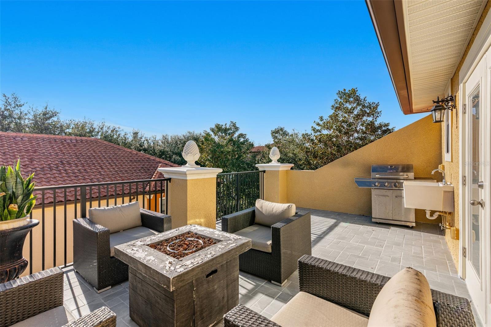3913 Messina Dr Property Photo 45