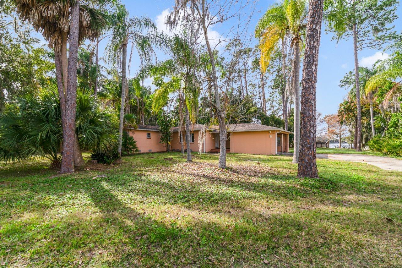 3658 N Econlockhatchee Trl Property Photo 1