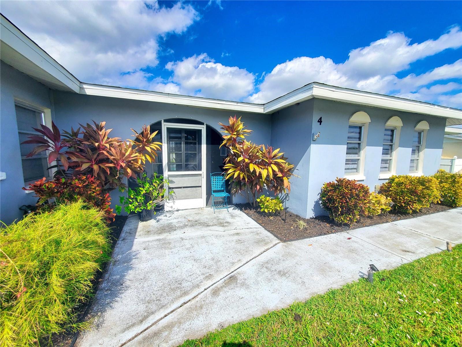 4 GOLFVIEW RD Property Photo 1