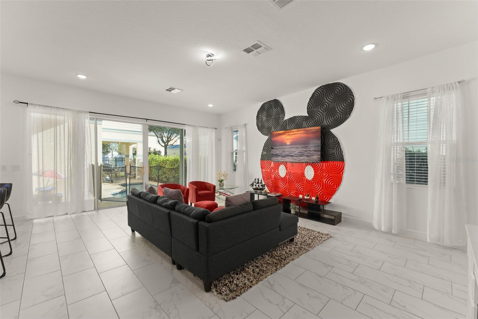1531 Fairview Cir Property Photo 4