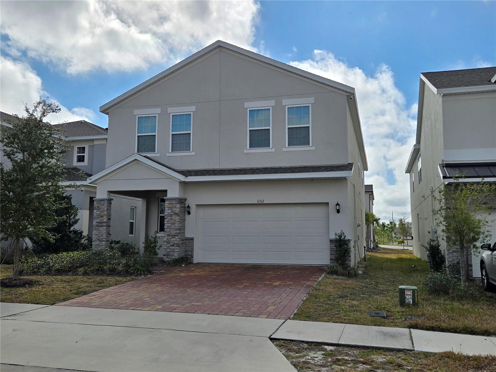 1152 BLUE GARDEN DR
