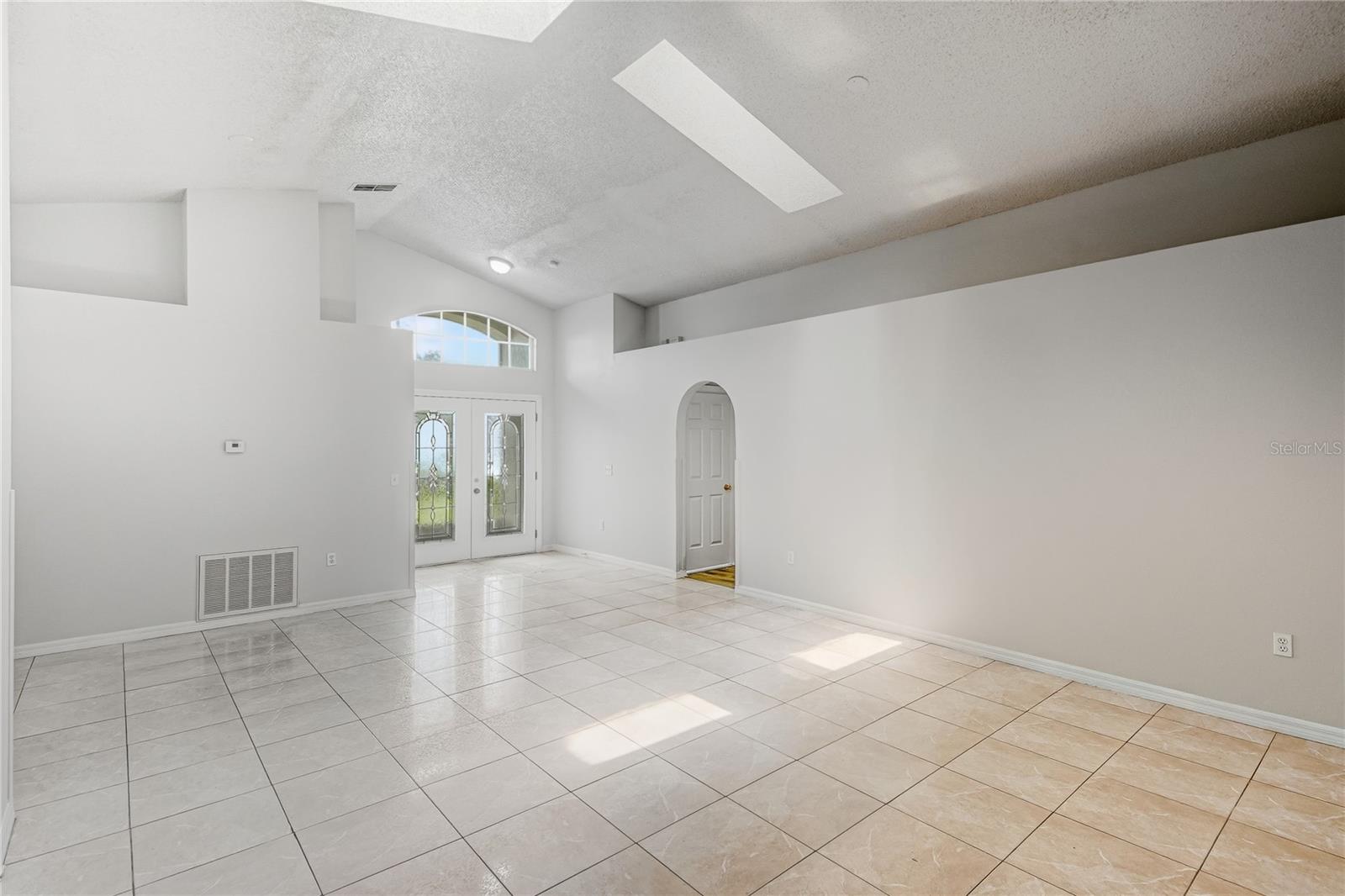 3 Cecilia Way Property Photo 5