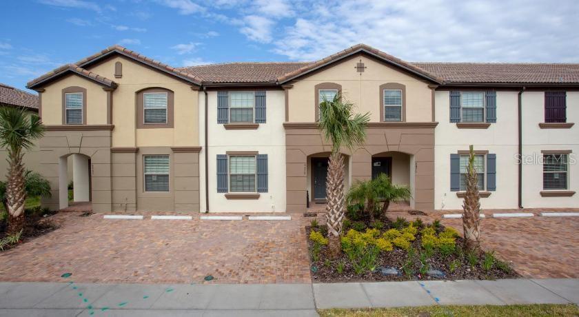 8879 Geneve Ct Property Photo 1