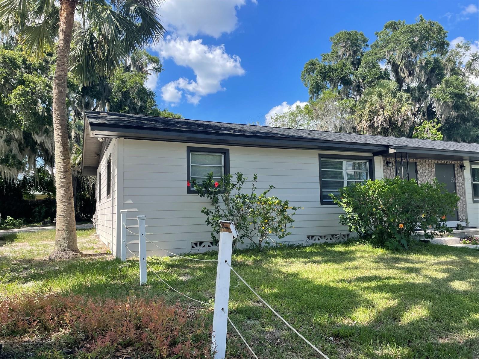 143 E South St Property Photo 1