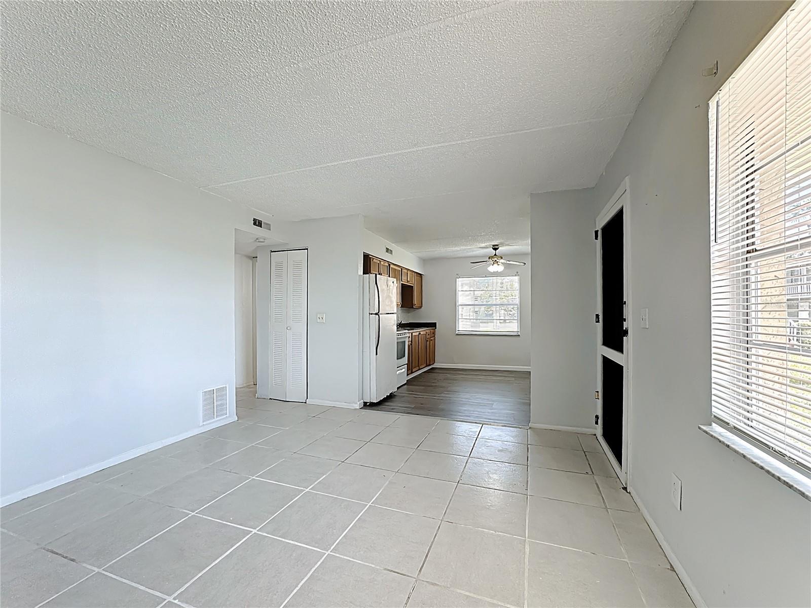 694 Michigan Ct #4 Property Photo 3