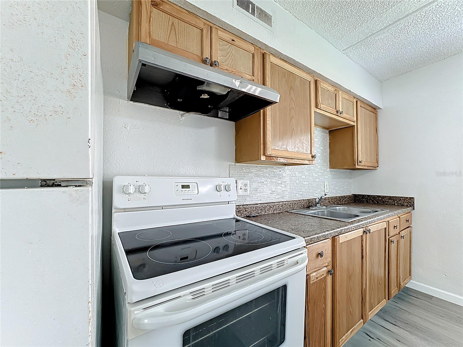 694 Michigan Ct #4 Property Photo 7