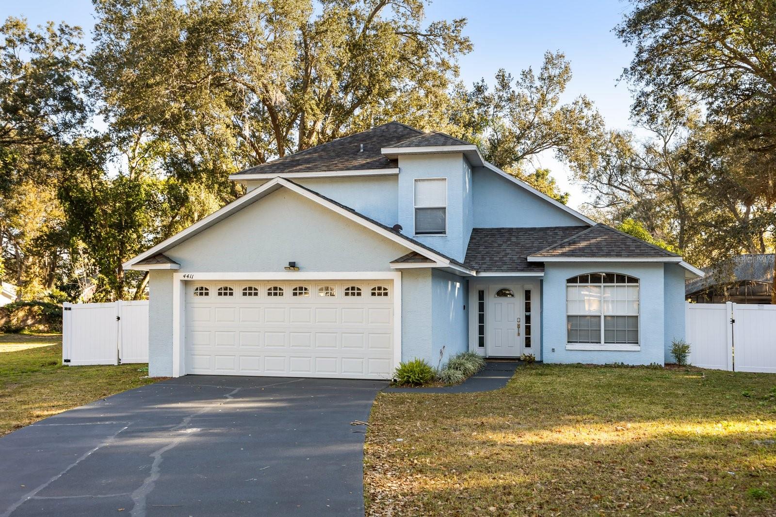 4411 White Oak Cir Property Photo 2