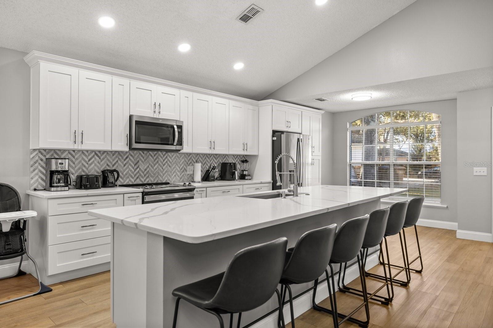 4411 White Oak Cir Property Photo 8