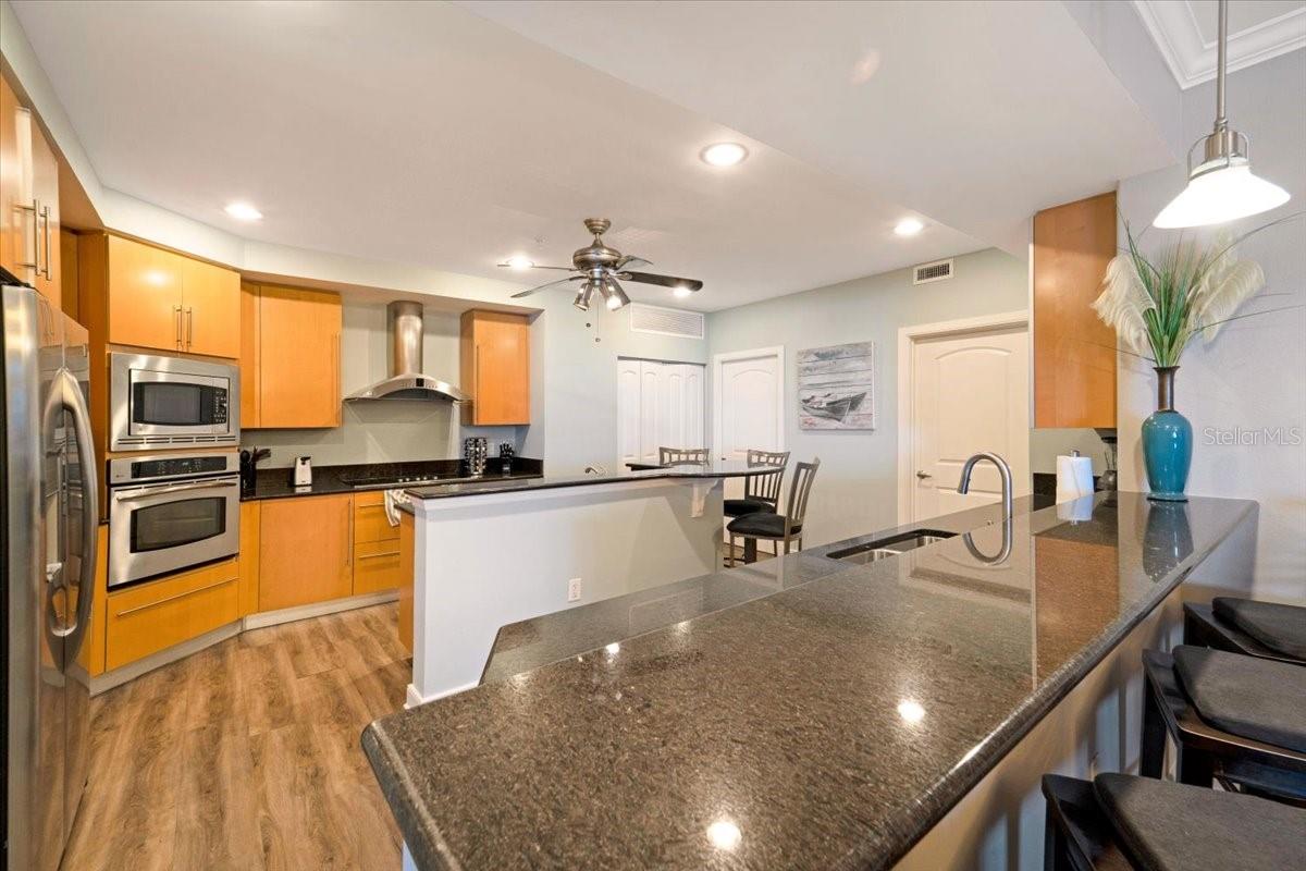 1925 S Atlantic Ave #502 Property Photo 7