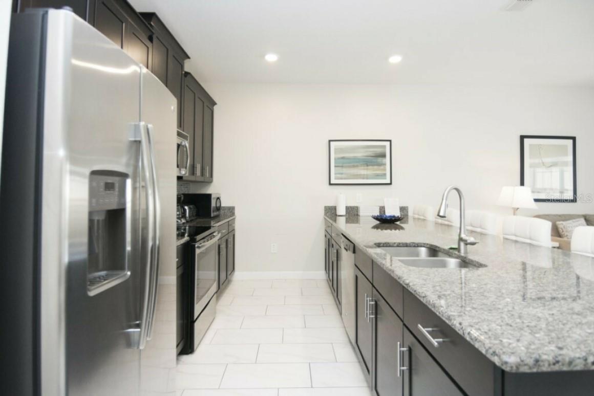 4807 Clock Tower Dr Property Photo 10