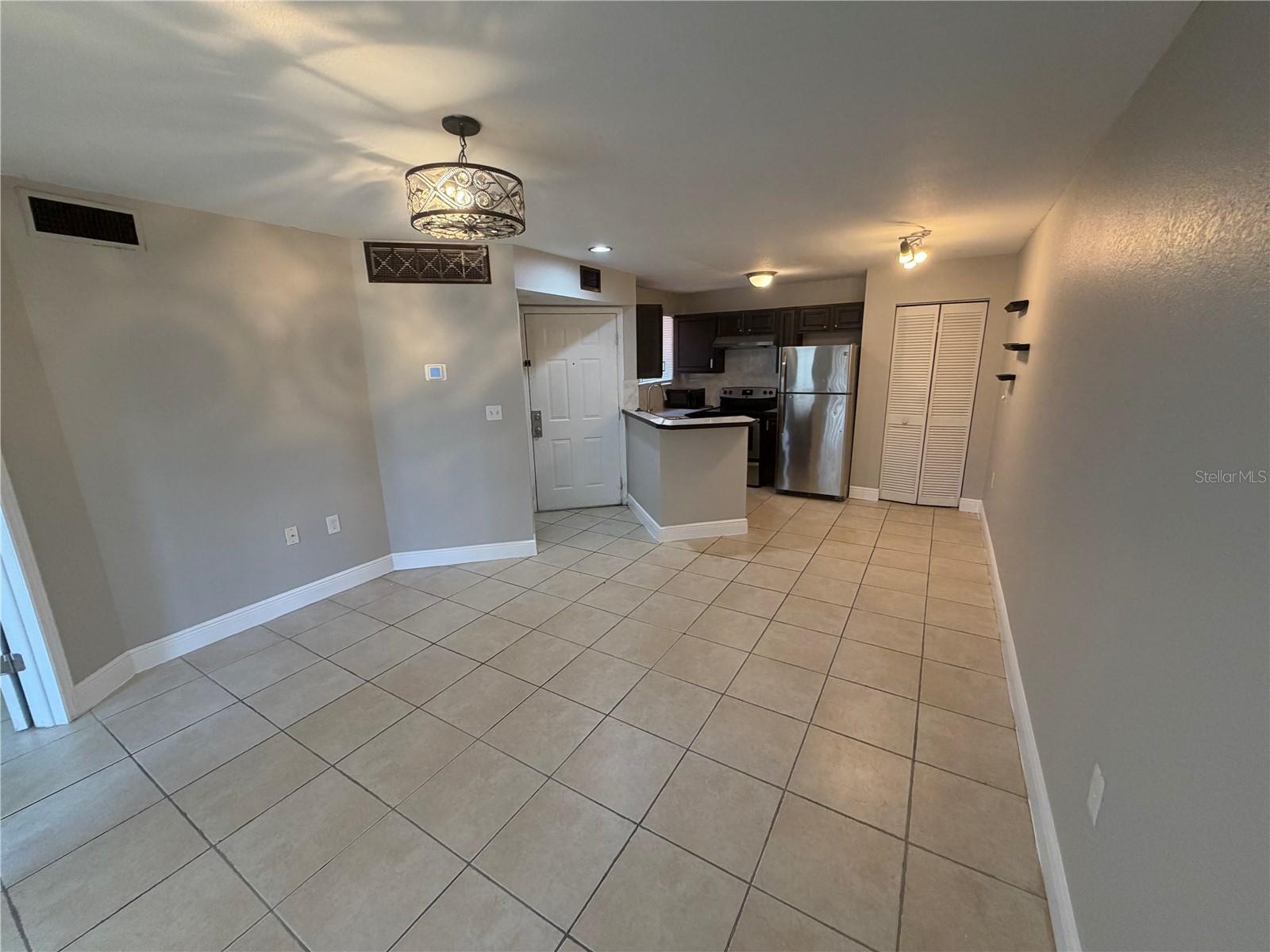1916 Lake Atriums Cir #28 Property Photo 3