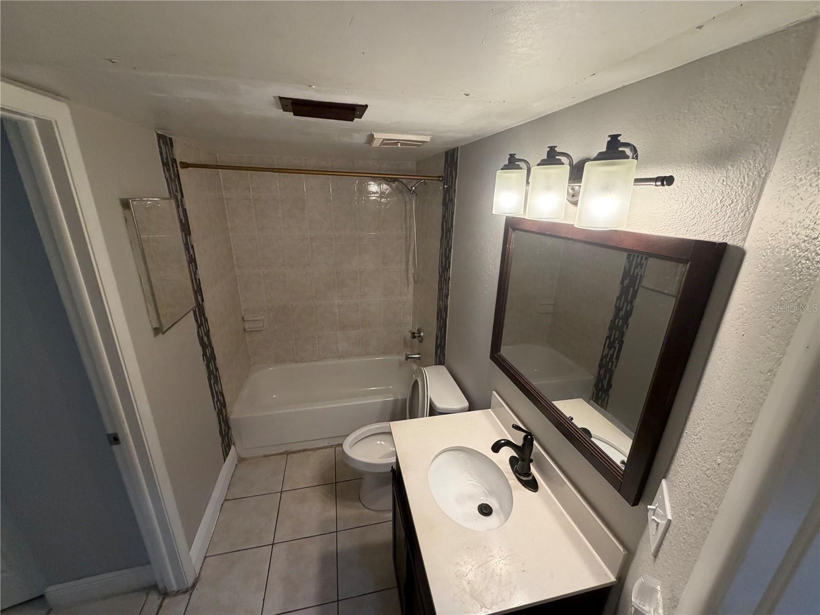1916 Lake Atriums Cir #28 Property Photo 13
