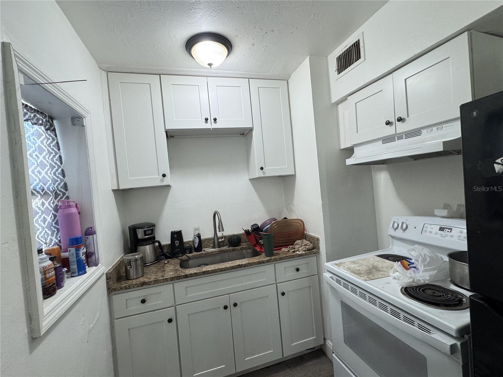 5001 Cortez Dr Property Photo 2