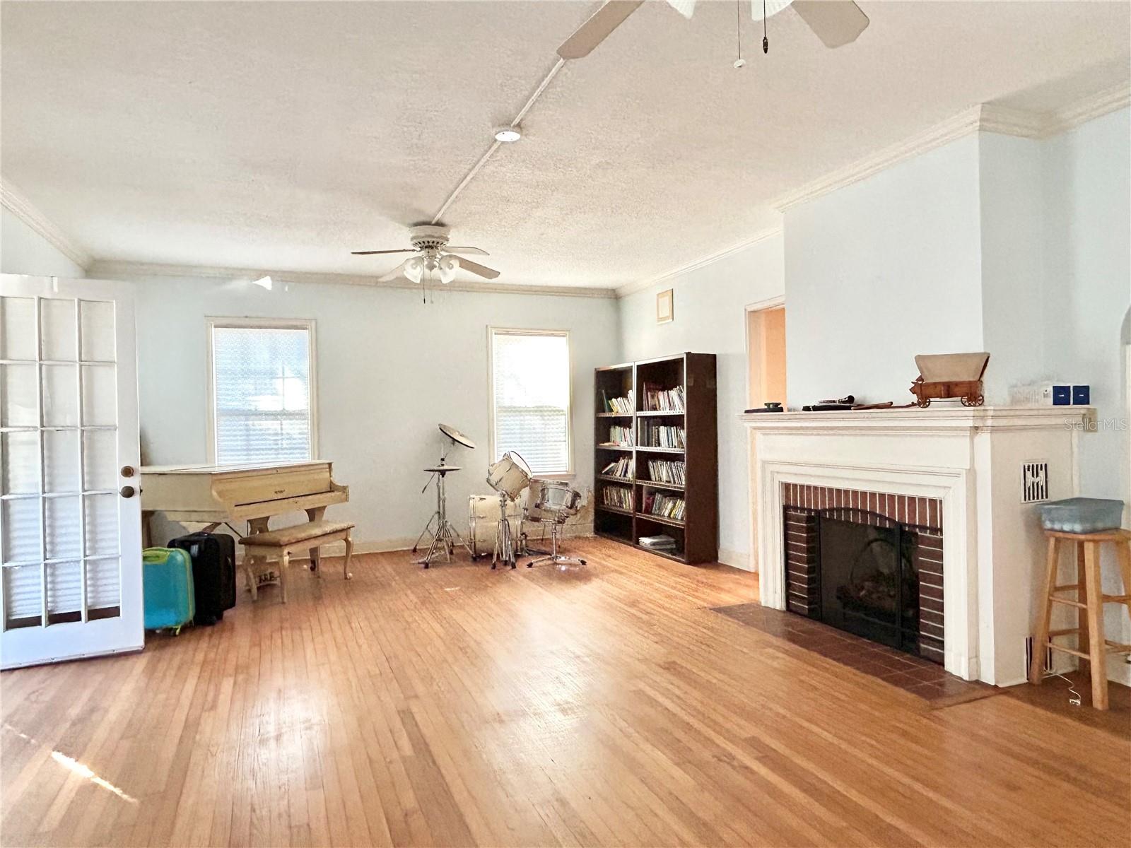 1105 Herndon St Property Photo 2